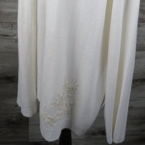 Laura Scott* Women's Long Sleeve Crew Neck Straight Hem Embroider Sweater~20/22W - Picture 5 of 16